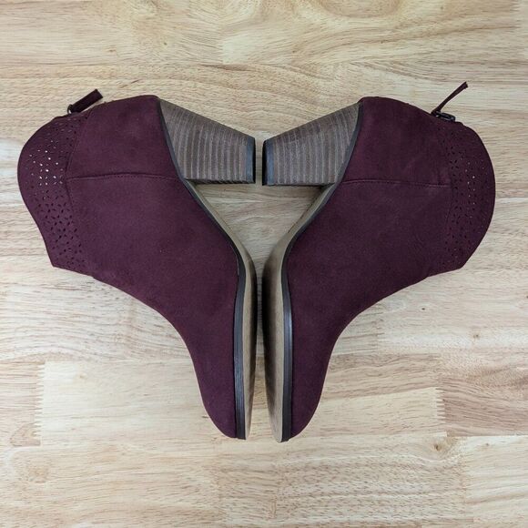 Violet & Red | Burgundy Lazer Cut Topline Bootie Size 7.5 - Picture 3 of 6